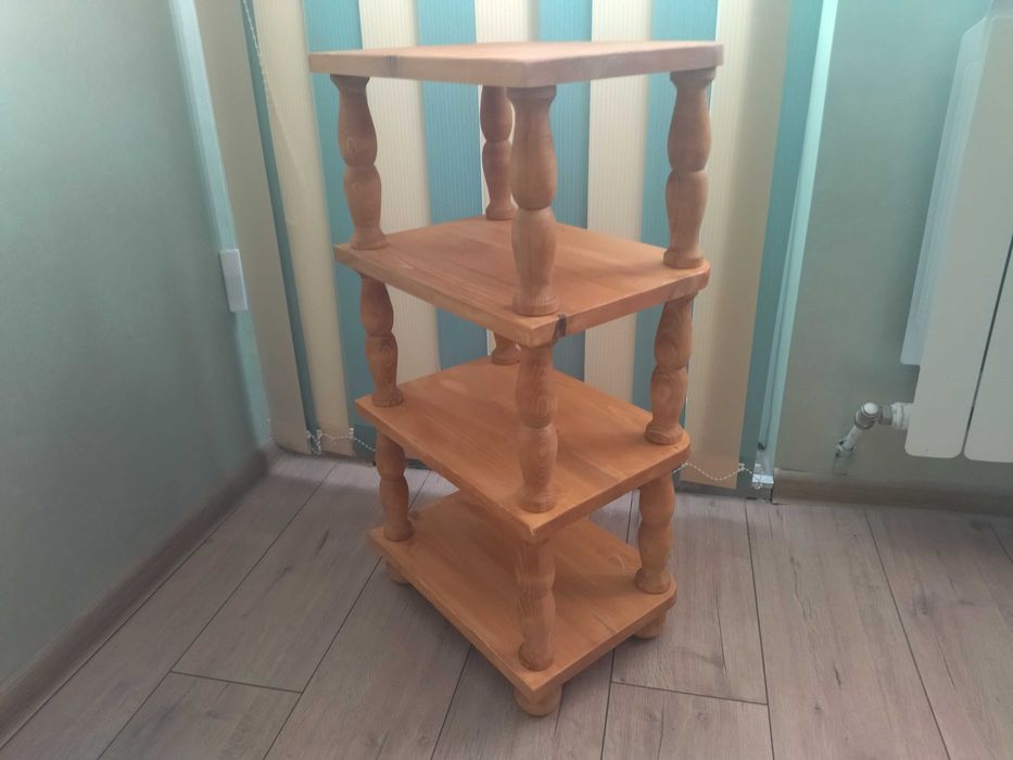 Класическа дървена етажерка !