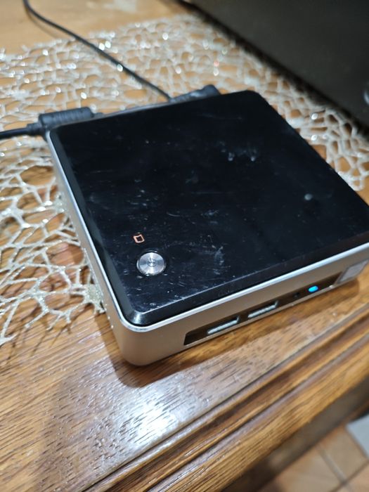 Mini PC Intel NUC (i3-6100U, 8GB RAM DDR4, SSD 240GB NVMe