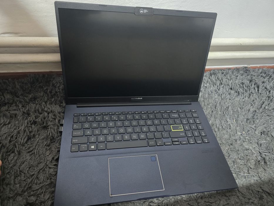 ASUS VivoBook X513EA – i5-1135G7, 8GB RAM, SSD 512GB