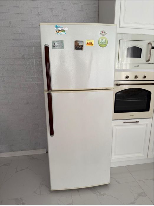 Холодильник двухкамерный