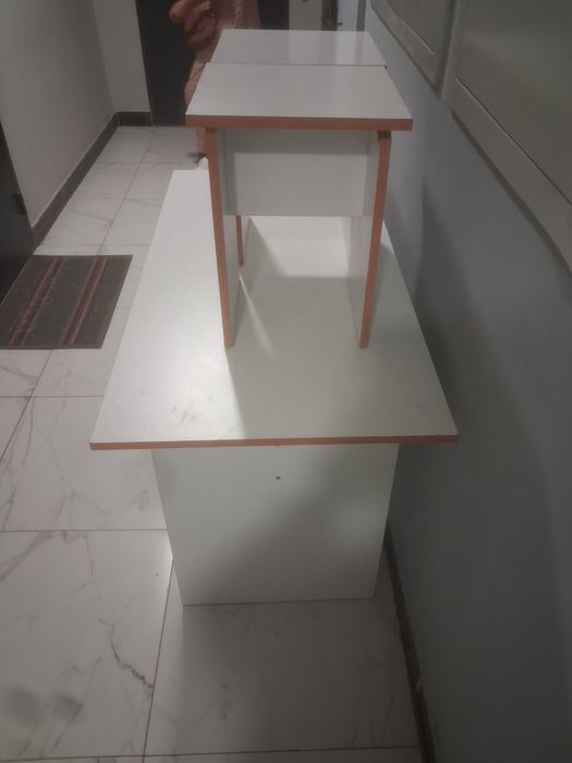 Продам стол 2 стула