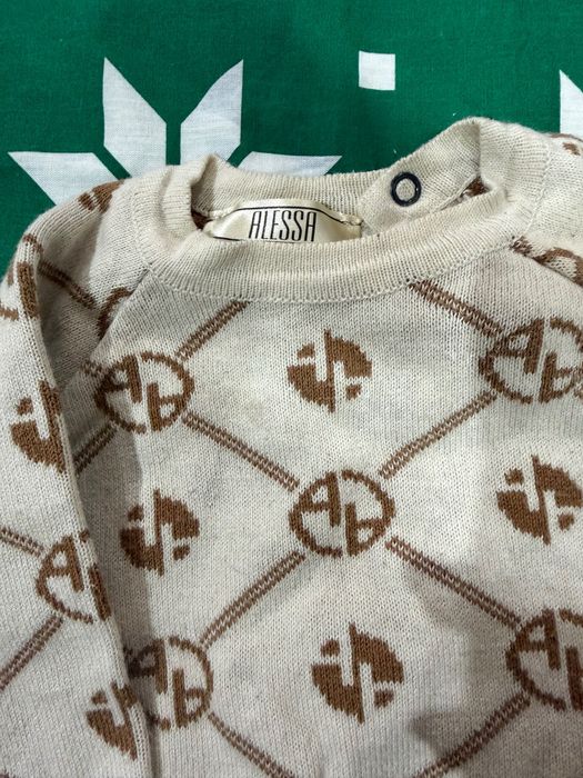 Дрешки 80 р  Алеса  и манго