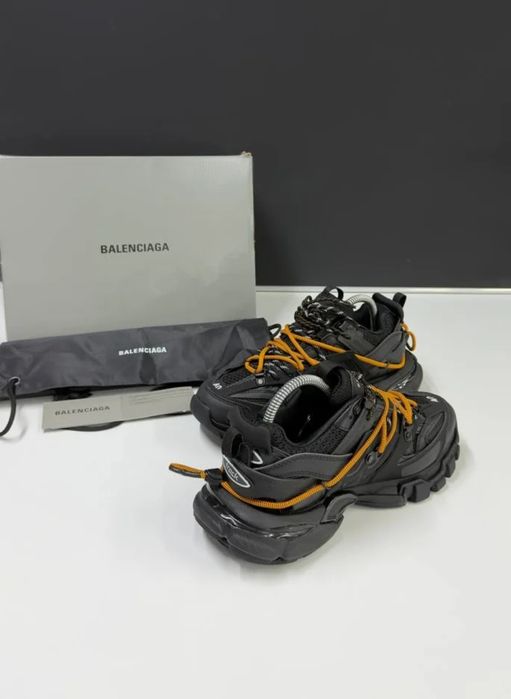 Balenciaga track