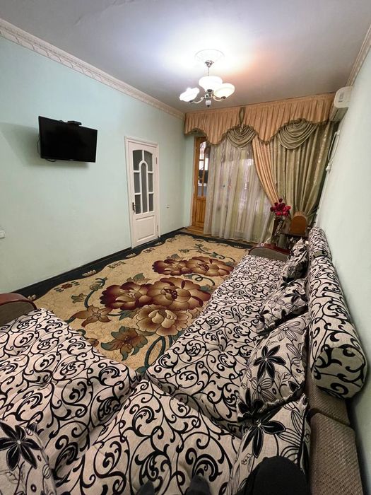 Uy sotiladi 4 kavotli uyni 4 qavati