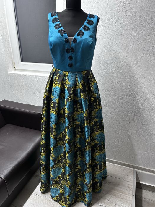 Rochie eleganta fabricata in Romania