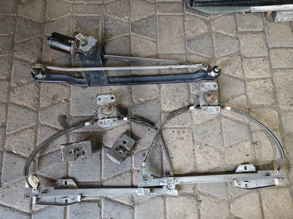 Продам механизм дворников , пассат б3, замки задних двере