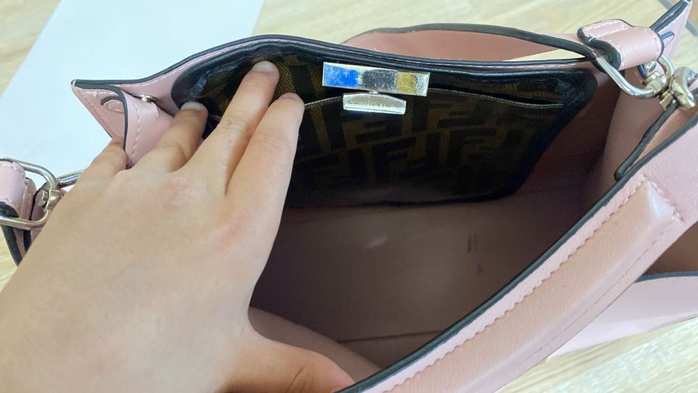 Продам брендовую сумку