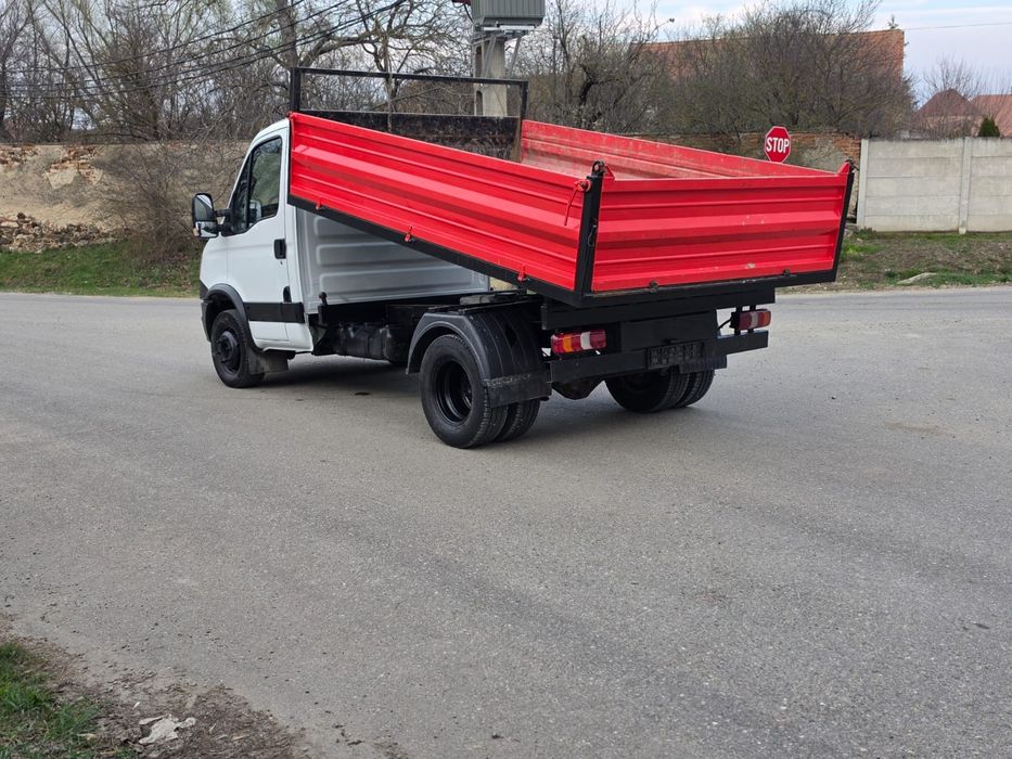 Iveco Daily  Basculabil pe 3 Parti 3.5T
