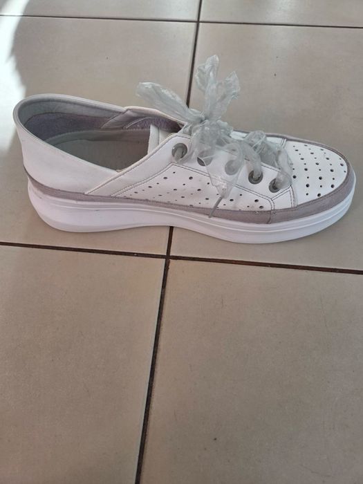 кокетни кецове от естествена кожа