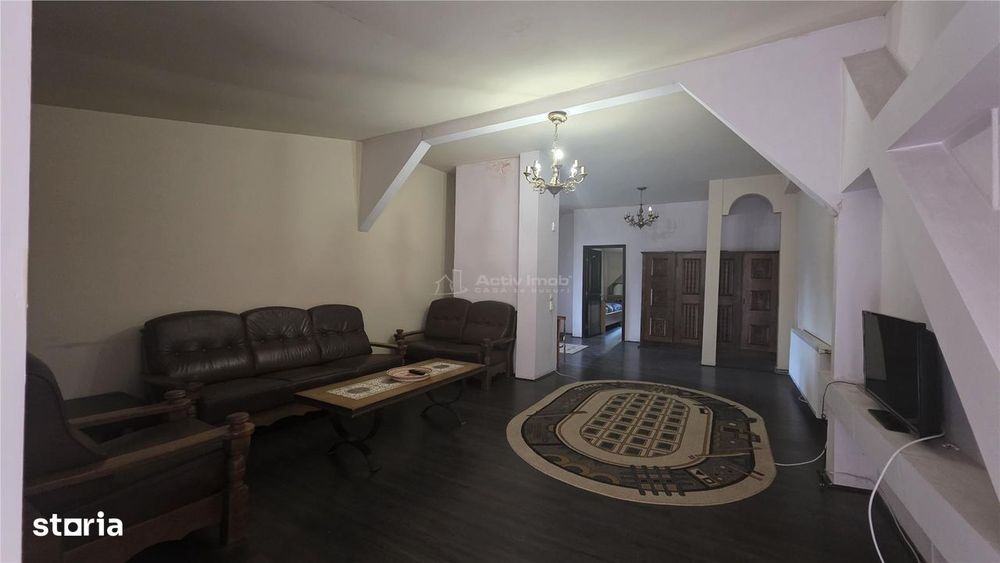 Casa cu etaj,teren 400 mp, pretabila : clinica, gradinita, birouri