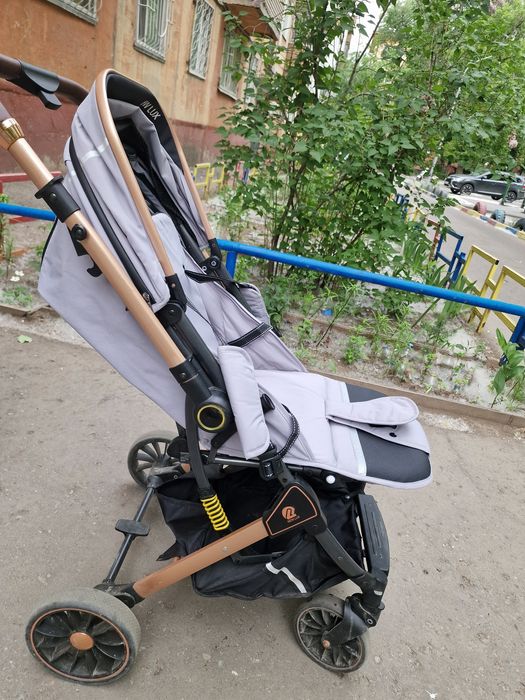 Продам коляску прогулочную