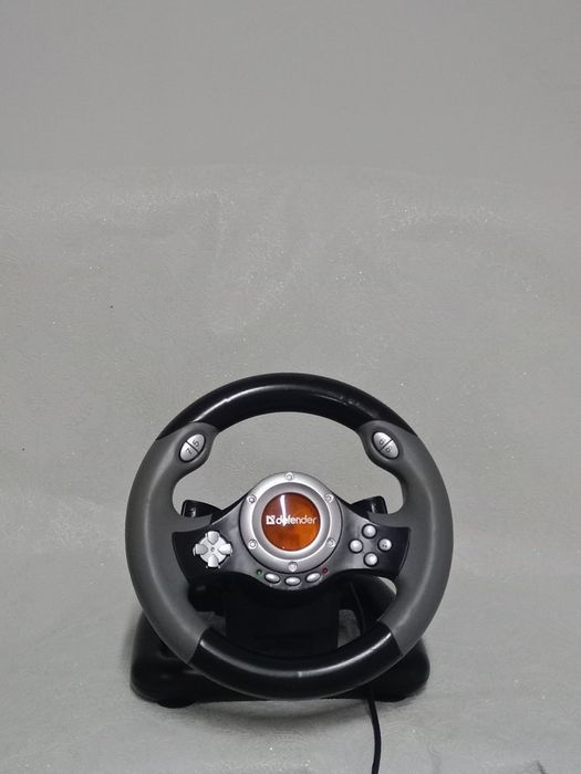 Игровой руль Defender. Срочно! Торг бар