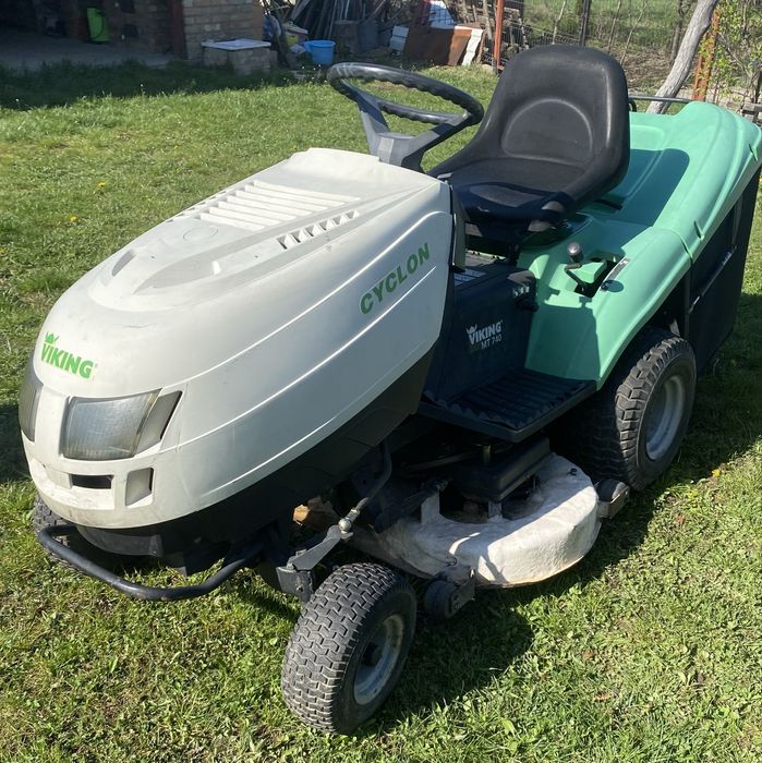 Vand tractor de gazon