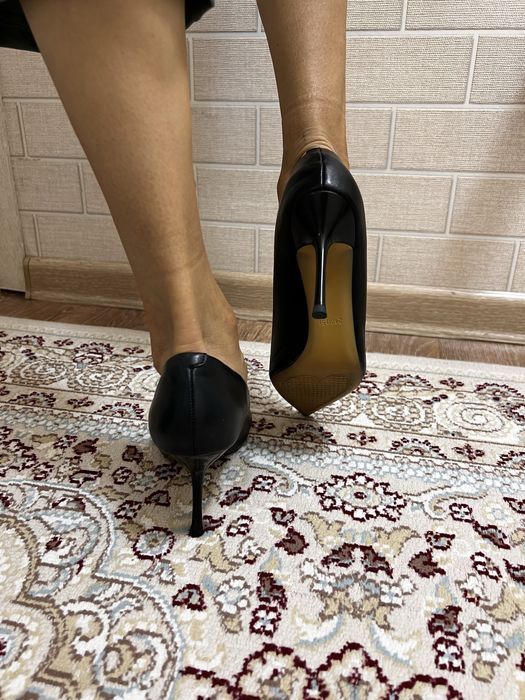 Продам черные кожаные туфли