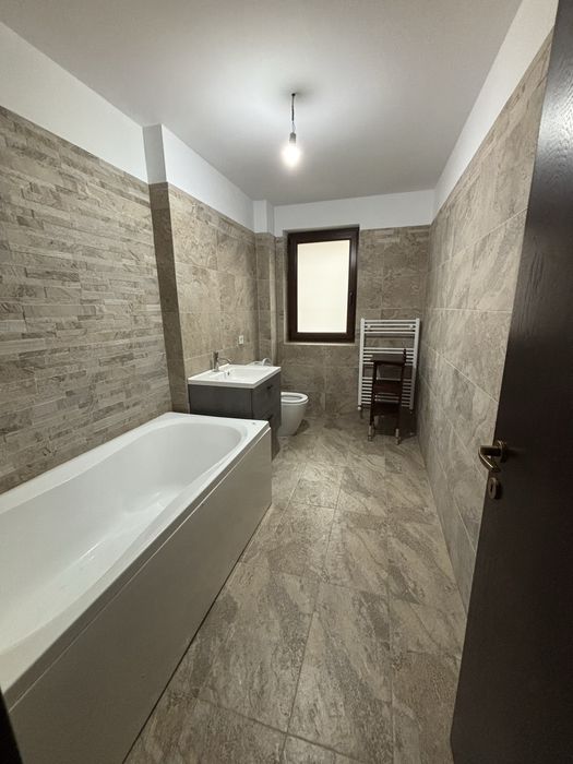 Inchiriere aparament + parcare