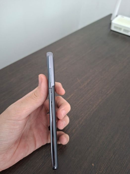 Продам смартфон самсунг s21