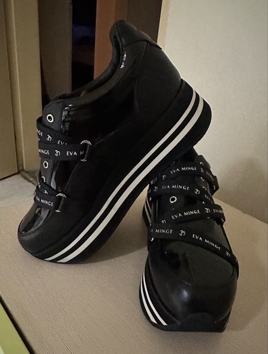 Сникърси Eva Minge
