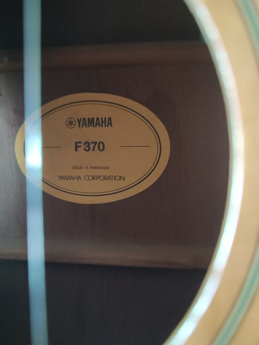 Акустическая гитара YAMAHA F370