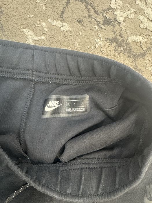 Продам спортивный костюм Nike