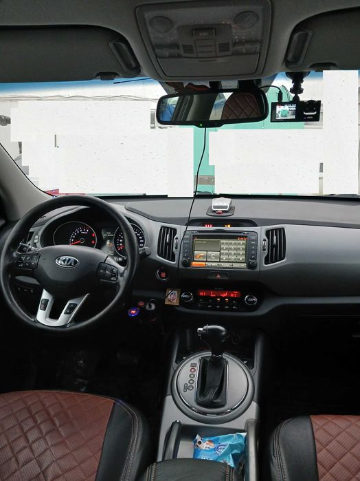 Автомобиль kia Sportage 2014