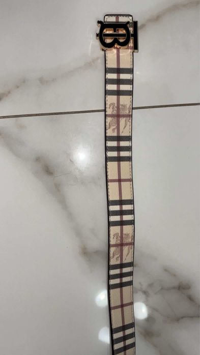 Curea Burberry nou