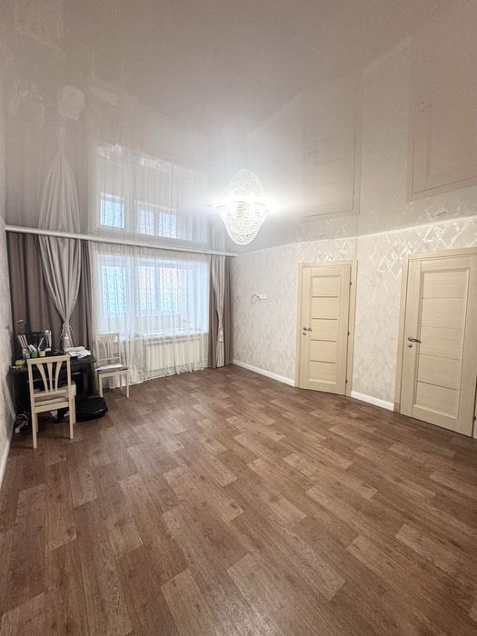 3 комнатная, Корчагина 122