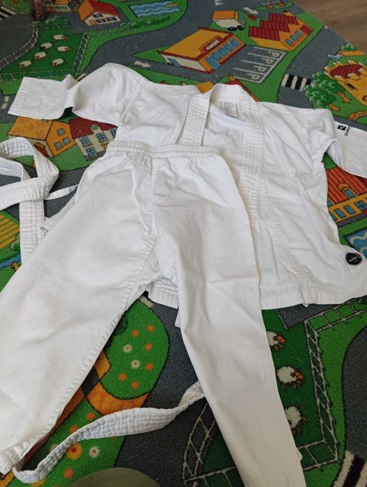 Vând Kimono karate copii