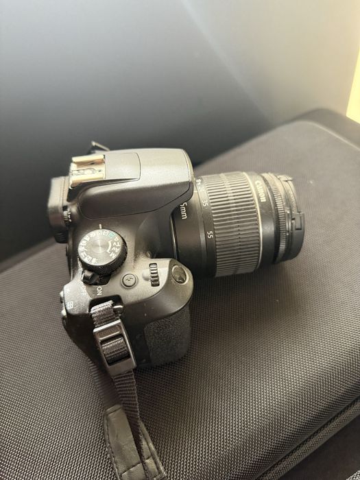 Aparat foto DSLR Canon EOS 1300D