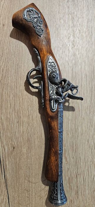 Декоративен пистолет