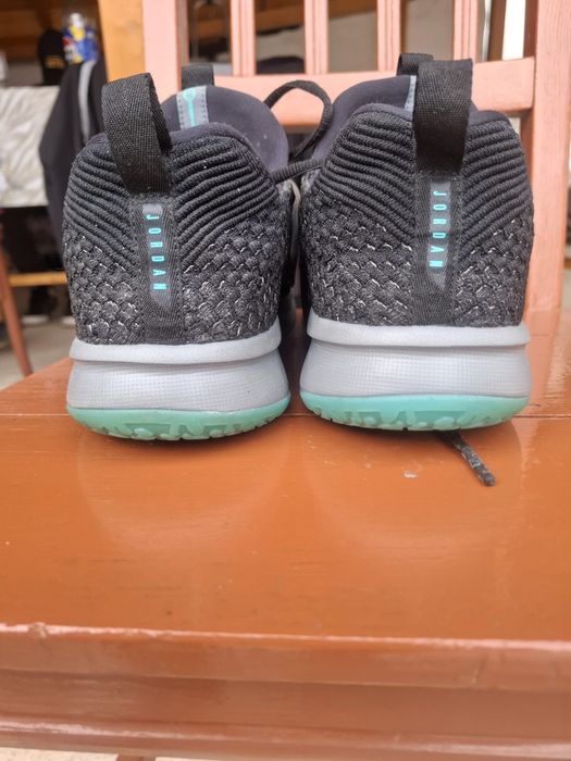 Adidasi jordan ca noi