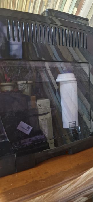 Продавам кафе автомат Делонги