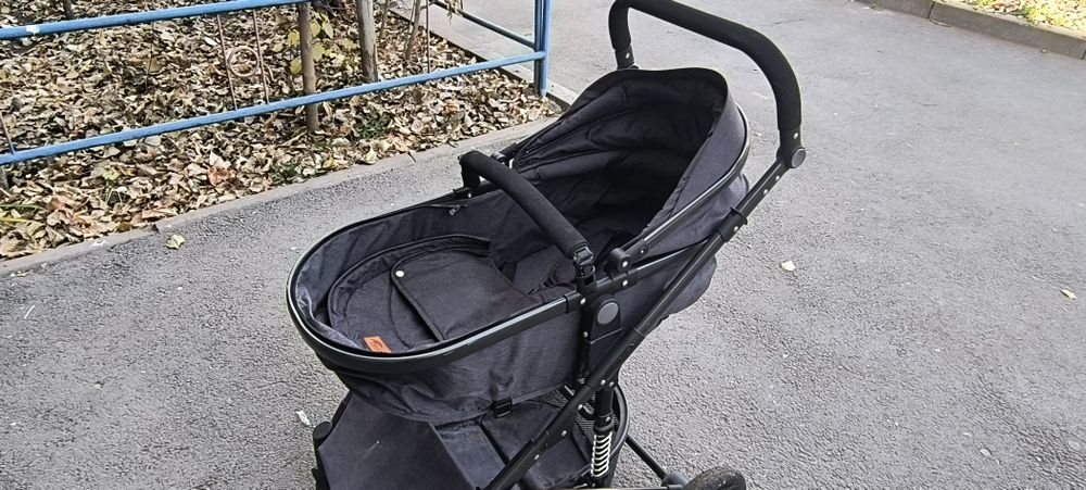 Продам детскую коляску трансформер