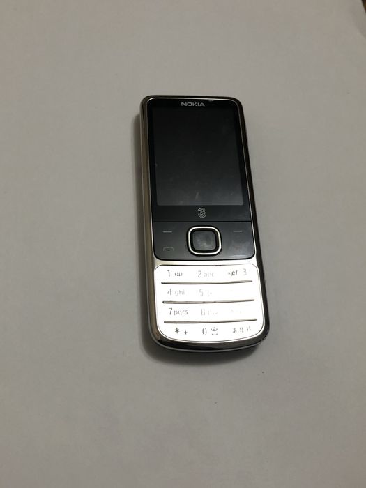 Nokia 6700 Silver orice retea,incarcator nokia