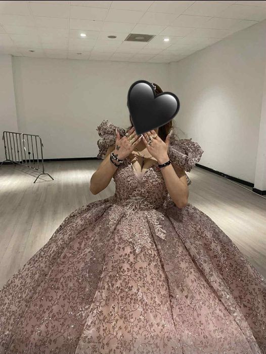 Тип бална,булченска рокля