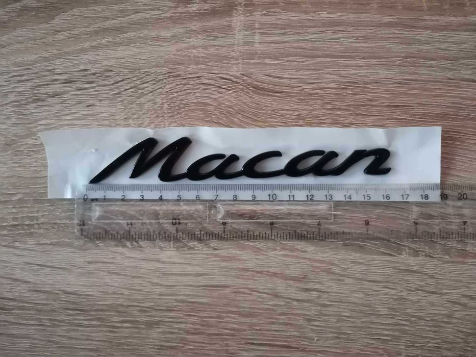 Черна емблема Порше Porsche Macan надпис