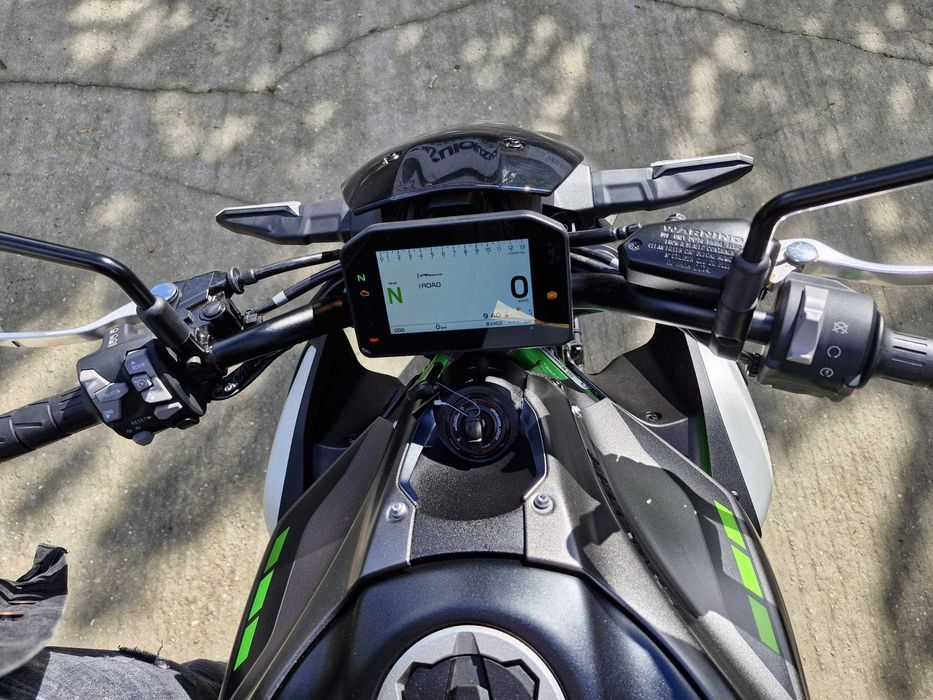 Kawasaki Z900 -0km pret livrare prin EST BIKE Campina