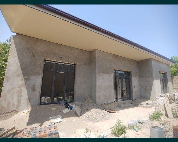 Учкахрамон постидан 6 км хожи ота махалла ховлини ярми сотилади