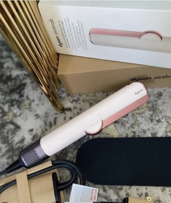 Продаетя Дайсон фен с утюжком