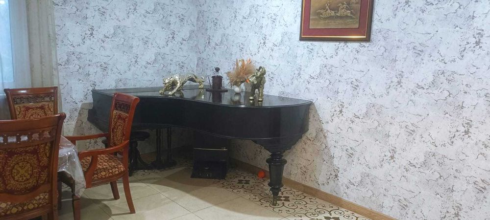 Продам дом, с большой территорией