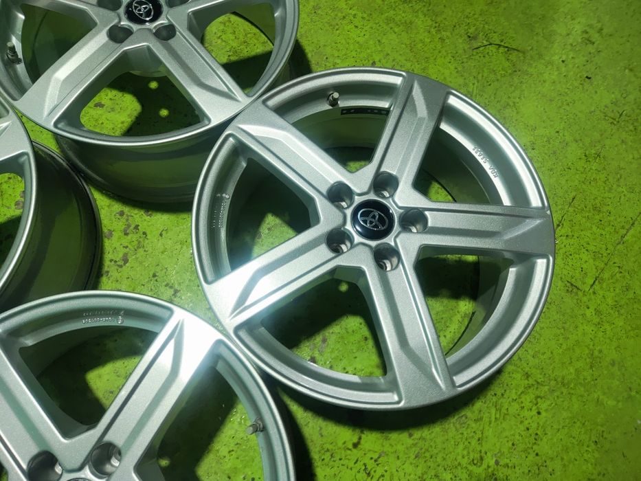 18 5x114.3 Toyota лети джанти 5х114.3 тойота