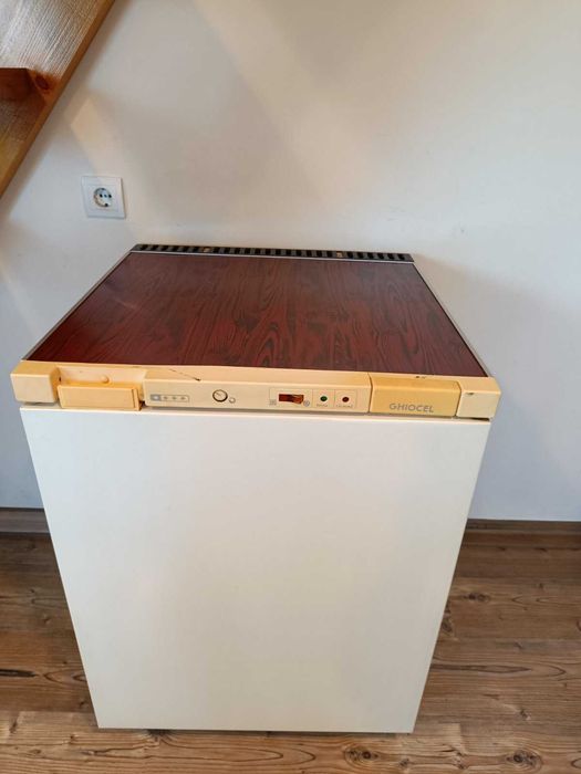 Продавам Фризер 70 Евро