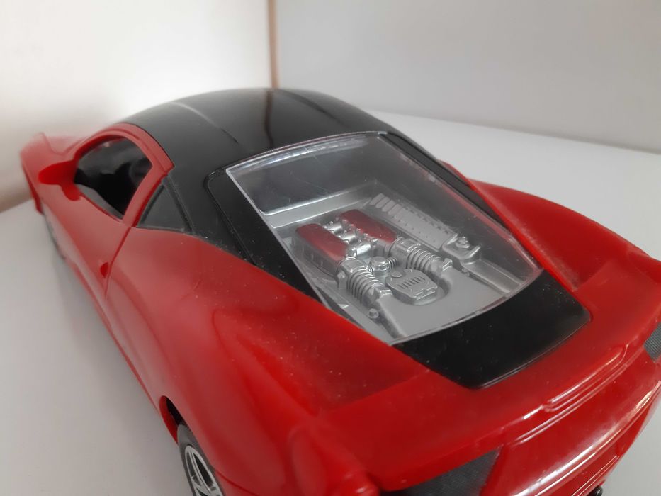 Ferrari - модель на пульту управления