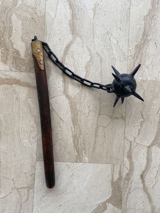 Buzdugan real vechi din fier plin ,lemn esență tare si alamă