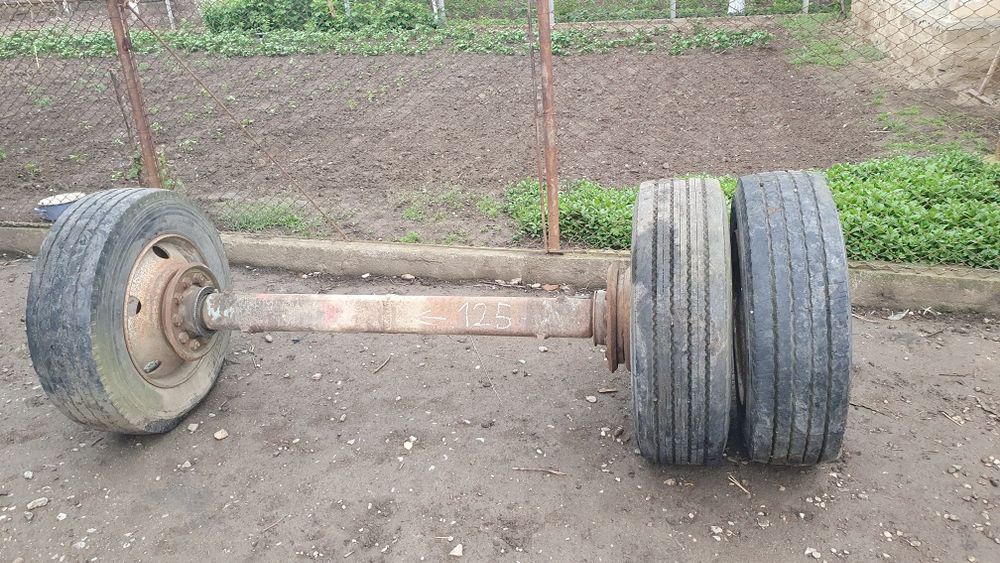 Vând axa remorca agricola