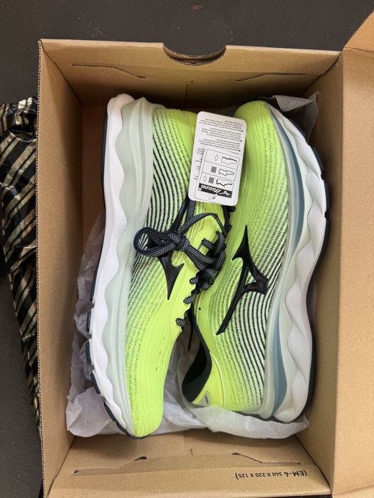 Маратонки Mizuno 42,5