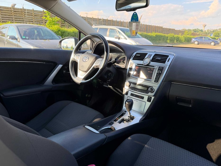 • Toyota Avensis 2012 Facelift T27 • 1.8 benzina• 147 cp •107xxx km •