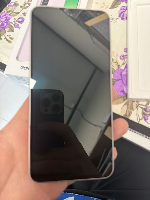 Samsung Galaxy A56 roz 128GB impecabil ca nou