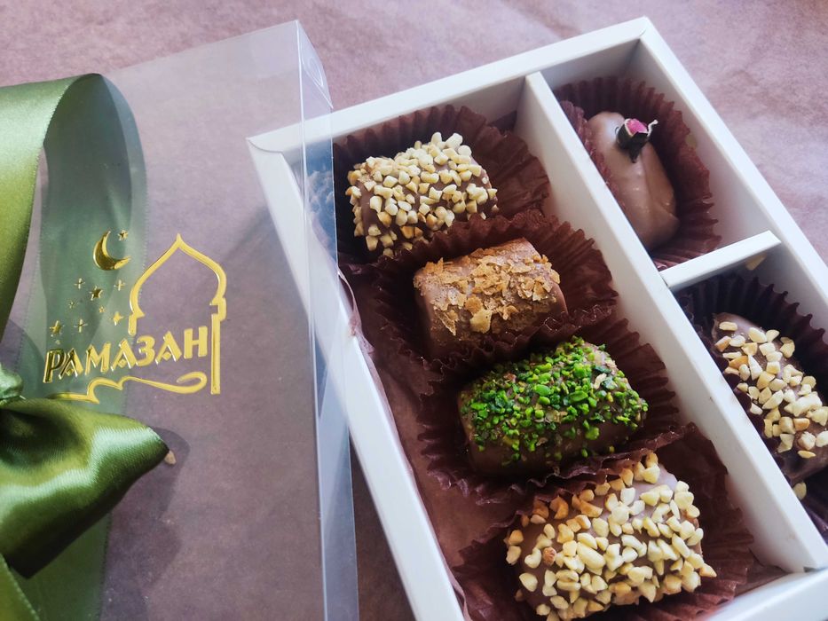 Финики и бананы в шоколаде