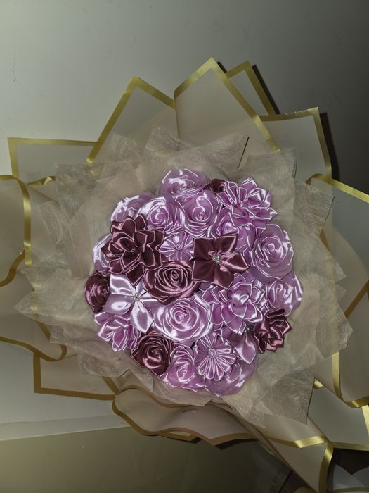 Buchete de flori din satin