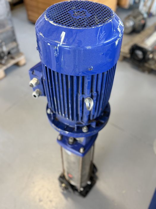 Pompa centrifuga verticala